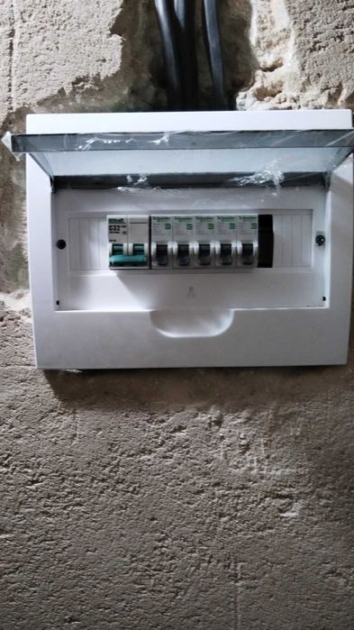 Электрик электрик