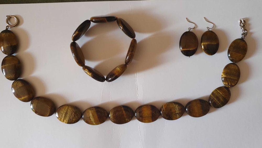 Seturi de bijuterii din malachit, perle și ochi de tigru