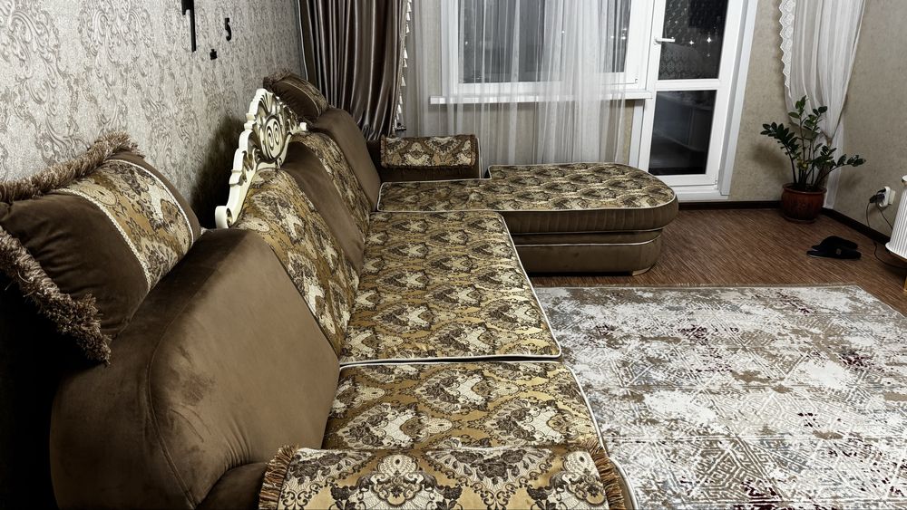 Диван угловой хороший