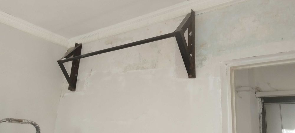 Турник на стенны