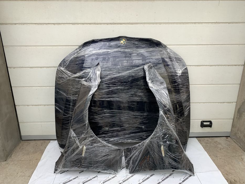 Капот на Мерседес 211 Mersedes