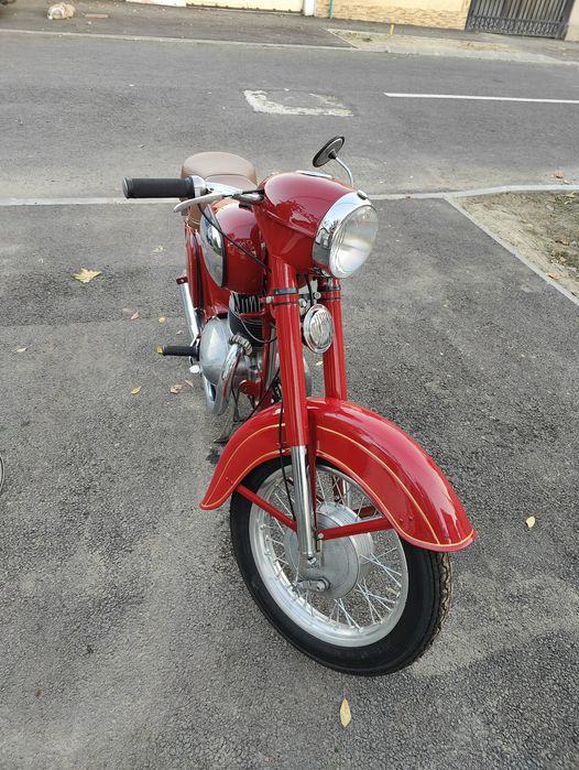 Vând jawa 250 1960