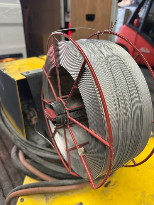 Професионален телоподаващ заваръчен апарат ESAB. LAG400