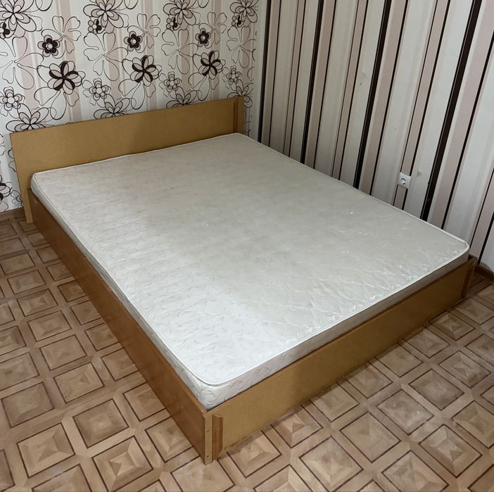 Отдам кровать с матрасом бесплатно, самовывоз!