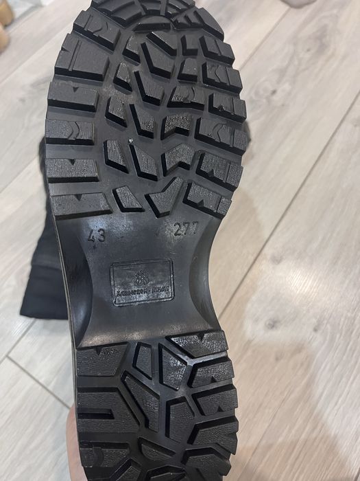 Продам новый берцы