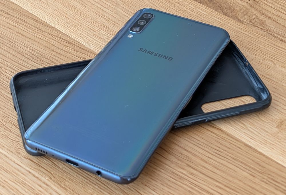 Samsung Galaxy A50 телефон
