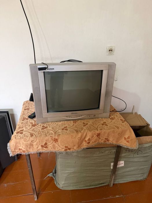 Televizorlar  sotiladi hammasi ishledi
