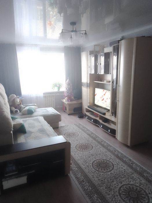 Продам 2-комнатную /Нарык-базар/