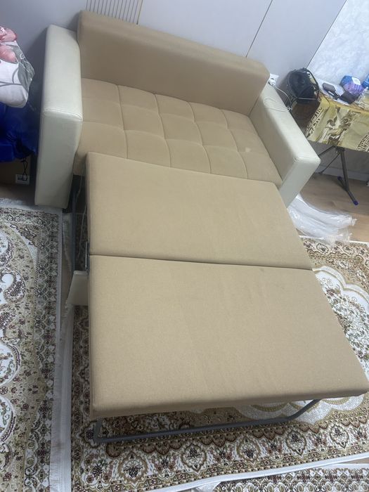 Двухместный диван