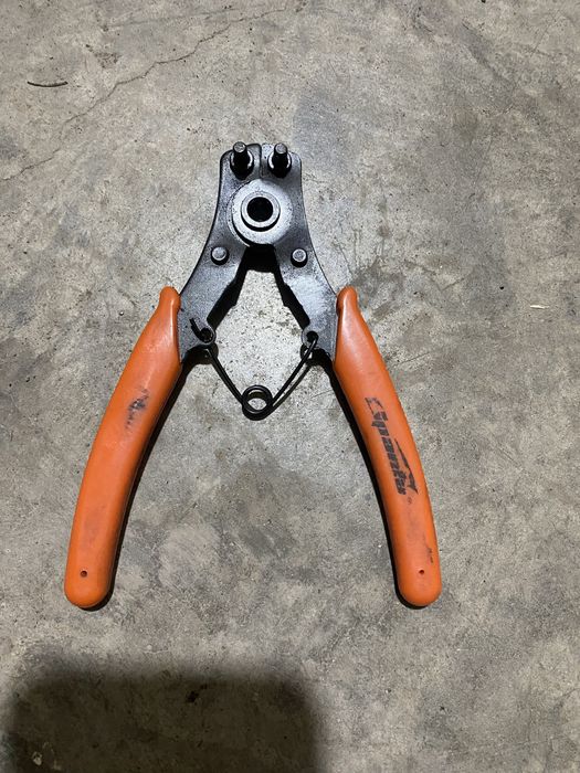 Съемник стопорных колец