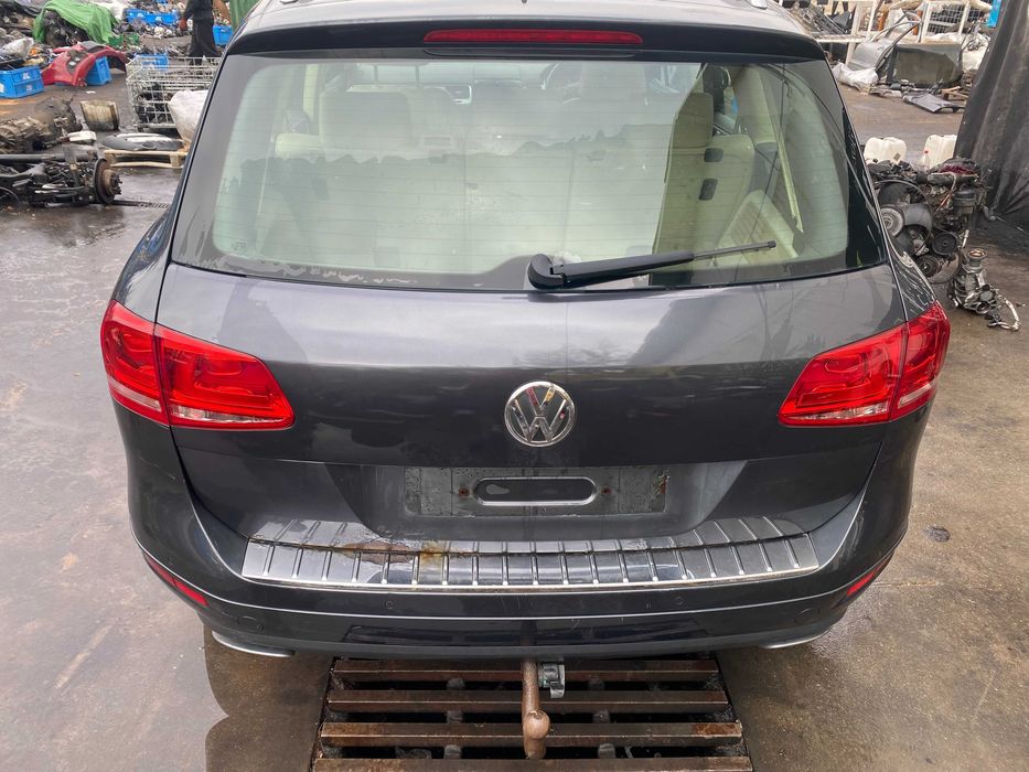 Dezmembrez VW touareg 7P 3.0 CAS 239 cp/bara/far/aripa/stop/capota/