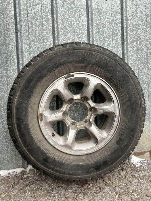 Диски с летней резиной на джип