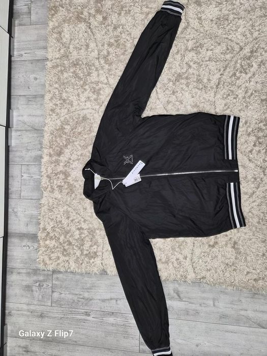 Vind geaca Richmond mărimea xl nou original neagra