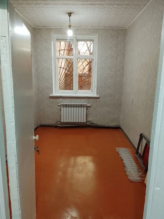 Продам половину здания