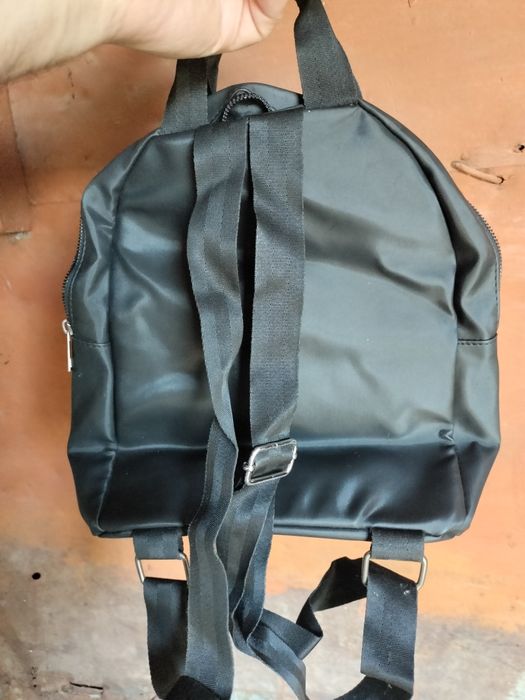 Сөмкелер сатылады