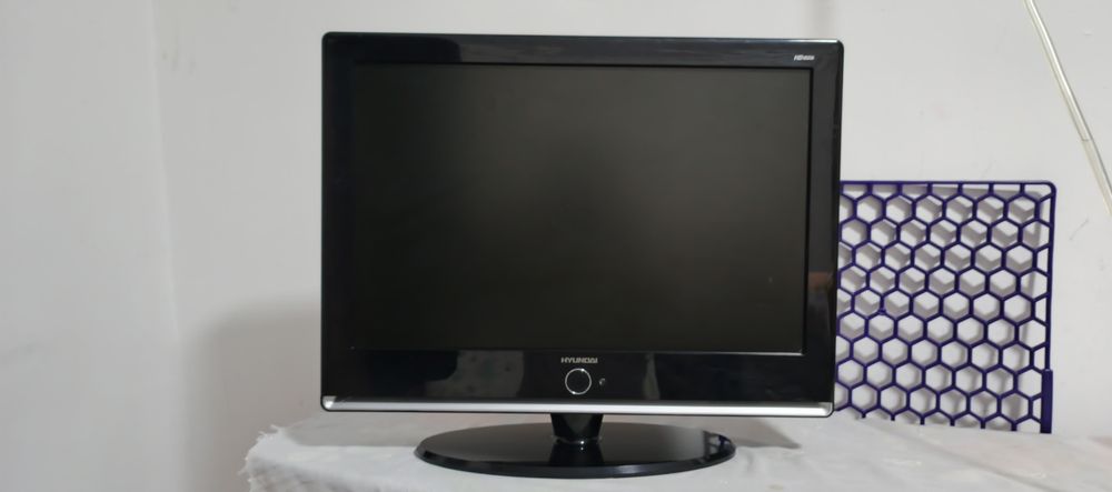 Hyundai TV sotiladi.