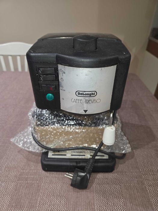 Продавам кафе-машина Delonghi
