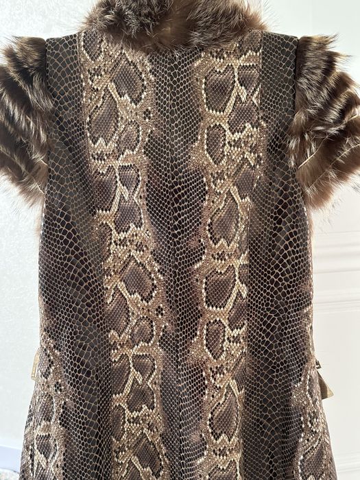 Женский жилет питон