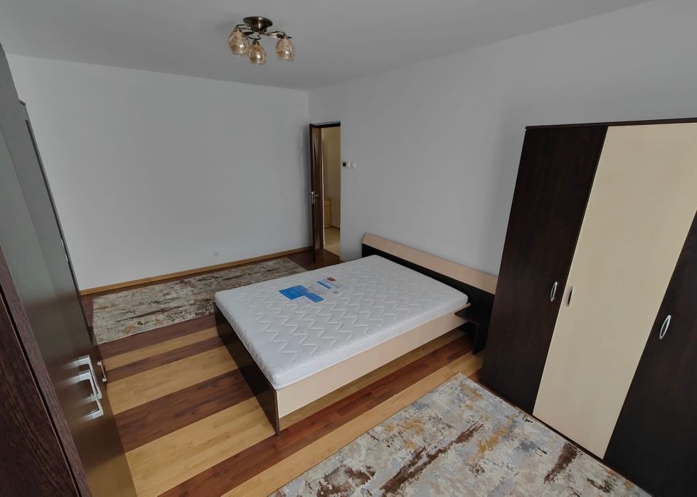 Persoana fizica,  1 Camera, centru, statia Padurii, Iasicon