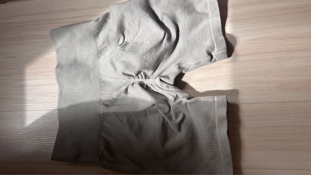 Серые спортивные шорты