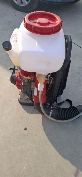 Atomizor  cu motor pe benzina