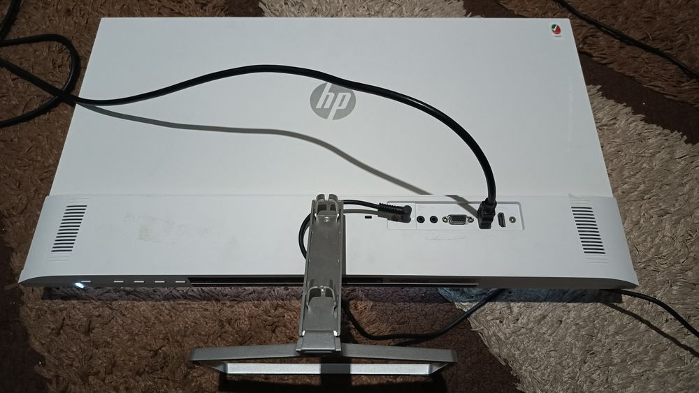 Монитор HP 27 запчасть экран поломанный