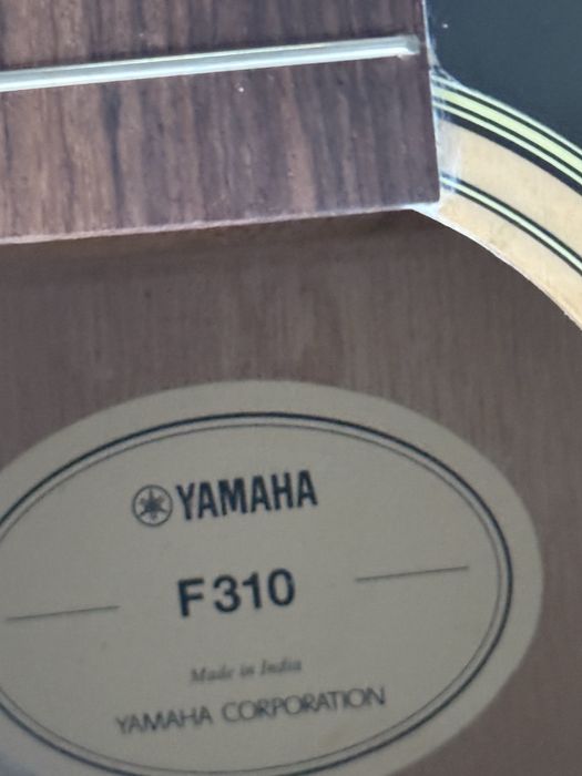 Yamaha F310.