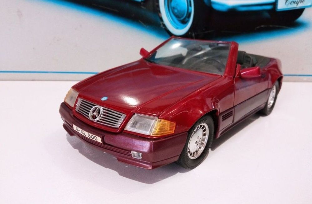 Mercedes Benz 500SL bburago scara 1:18

Scara 1:18

Thailanda

Po