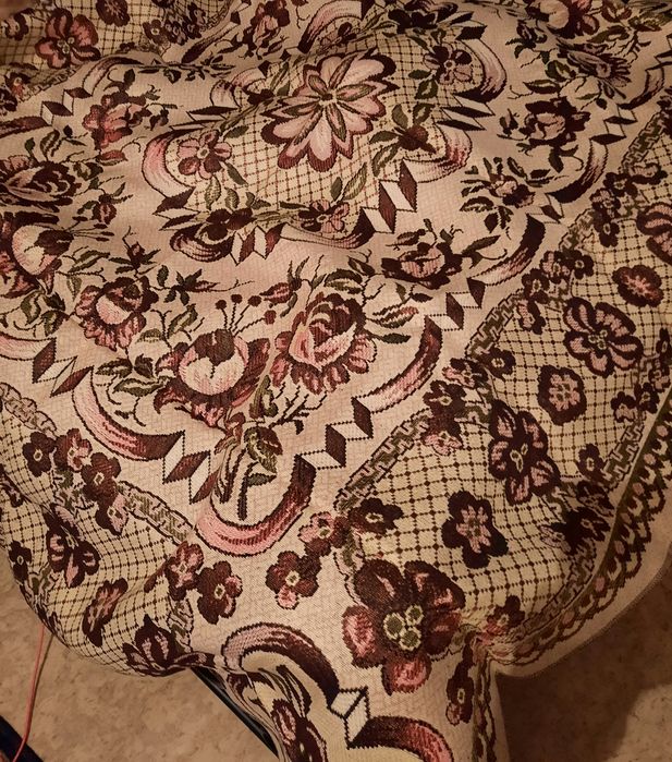 Срочно продаются 2 новых покрывала.