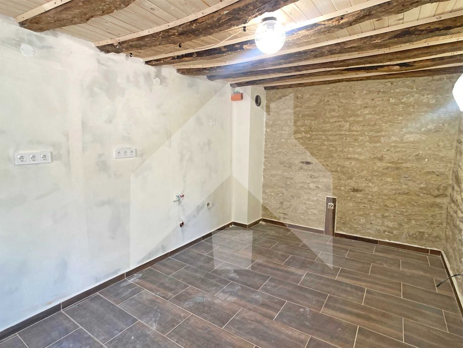 Продава се Къща в Нови пазар - 110 кв.м за 755 €/кв.м - Снимка #7