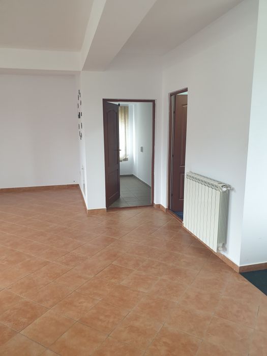 Casa zona Selgros Ernei