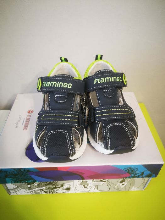 Продам сандалии для мальчика