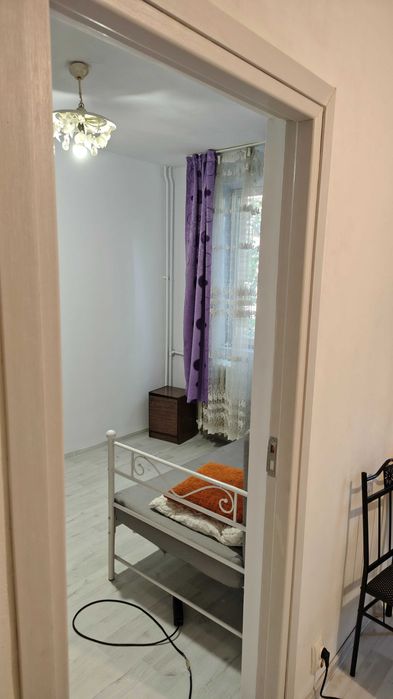 Garsoniera cu dormitor separat zona Obor