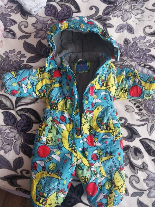 Продам комбинезоны бу детские