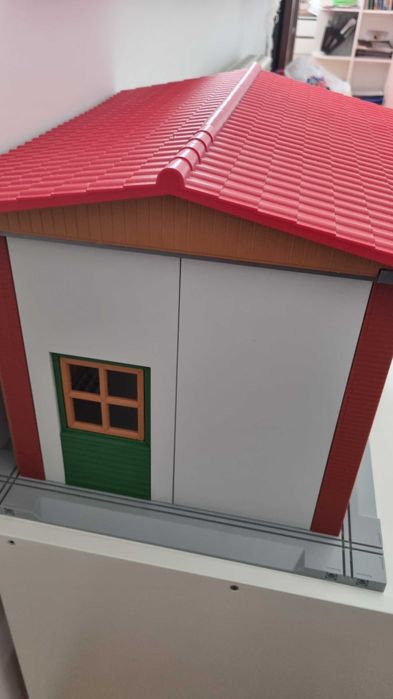 Домик гараж игрушечный