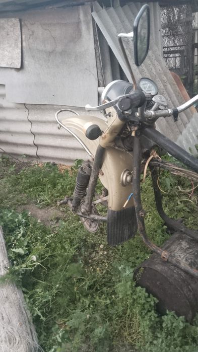 Продам запчасти на мотоцикл урал