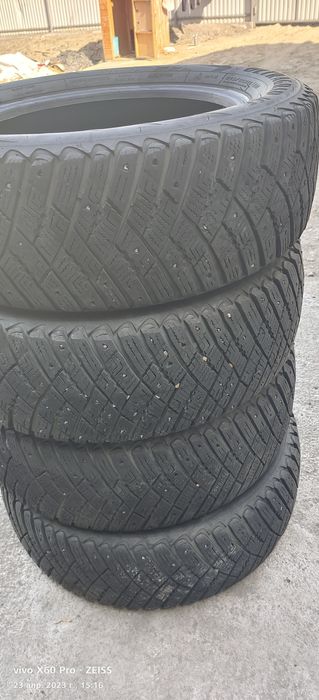 Продам шины на камри