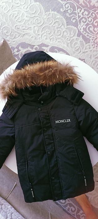 Продам детские куртки