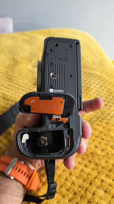 Canon EOS R6 mk II ca NOU, garanție F64, acumulator extra + card BONUS