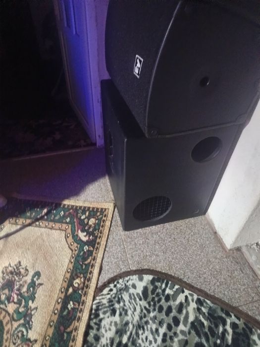 Vând sau schimb cu Behringer PMP 6000