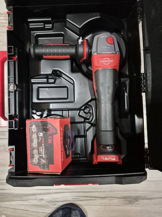 Ъглошлайф Milwaukee