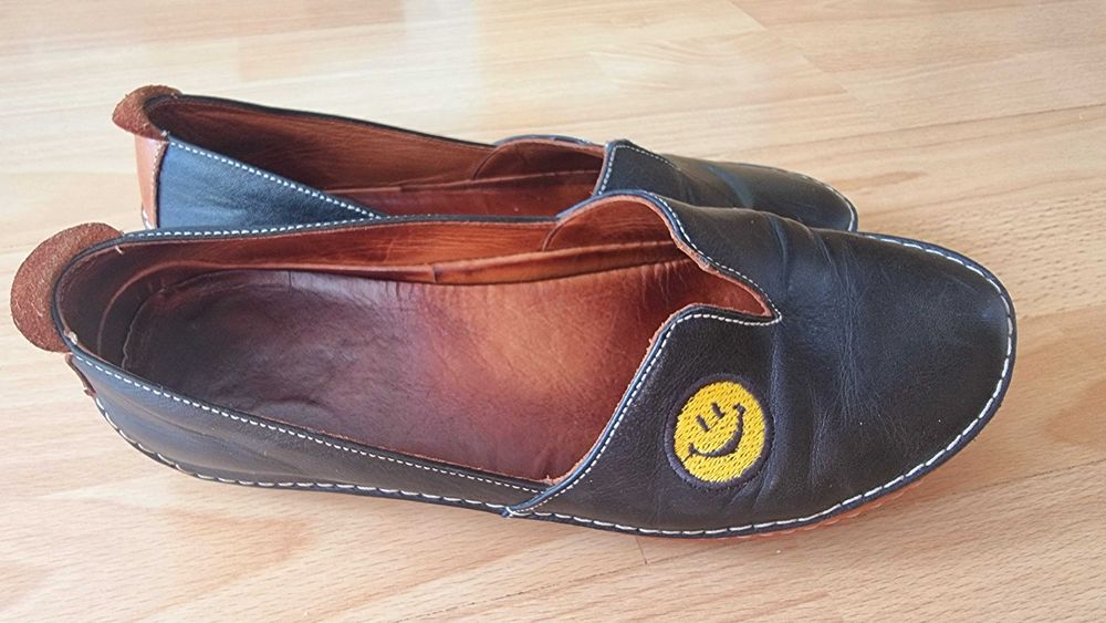 Кожени балеринки с бродерия "усмивка", 37 номер