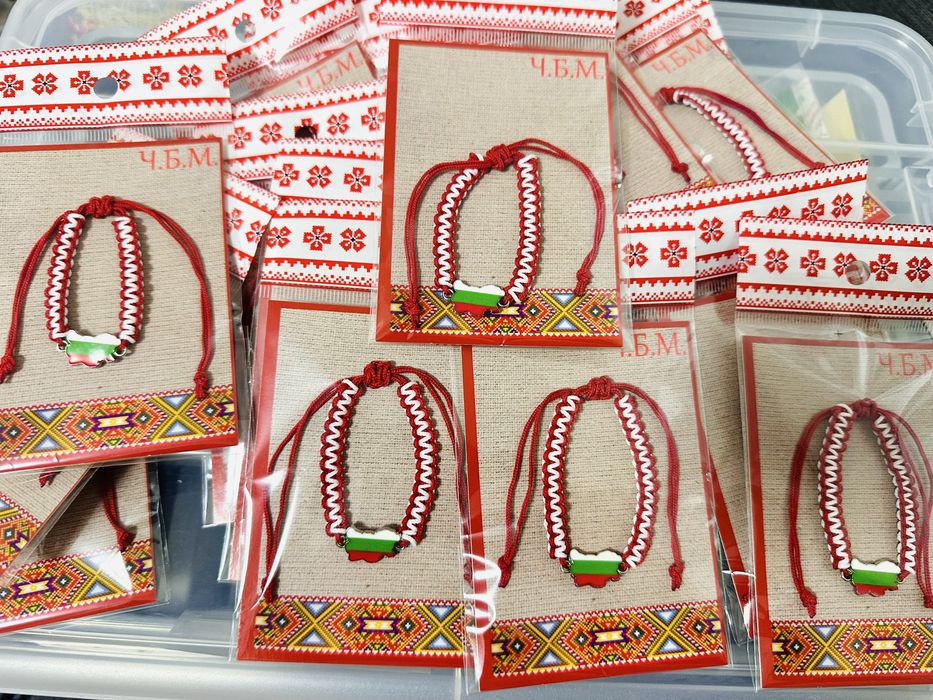 Ръчно правени мартеници