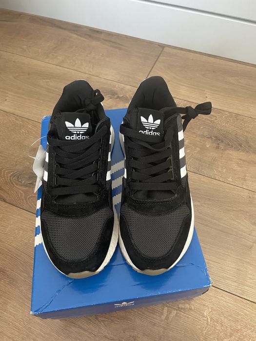 Кроссовки Адидас