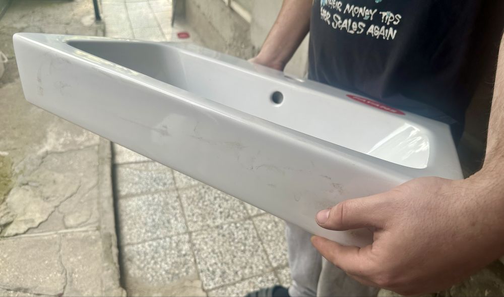 Умивалник за баня