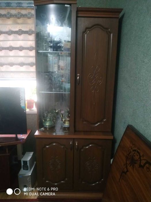 Shkaf. Stenka kafolati bilan