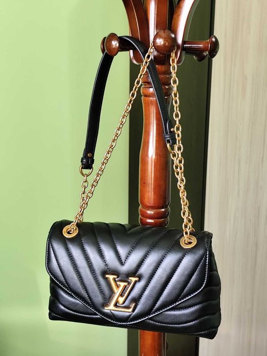 Louis Vuitton Черна Кожена Дамска Чанта от гладка телешка кожа