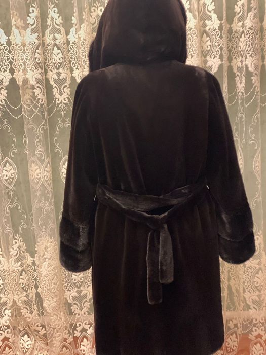 Продаю норковую шубу