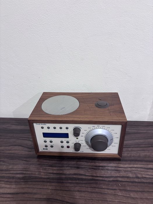 Radio Tivoli Model Tab