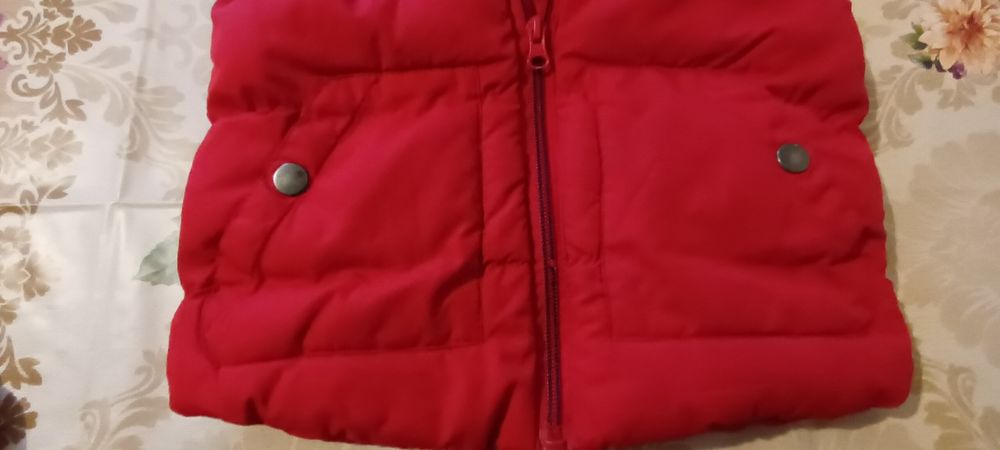 Veste  rosie si albastra cu verde cu gluga marimea 92
